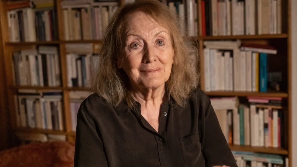 Litteraturpristagaren Annie Ernaux porträtteras i SVT Plays serie "Nobelporträtten". Pressbild.