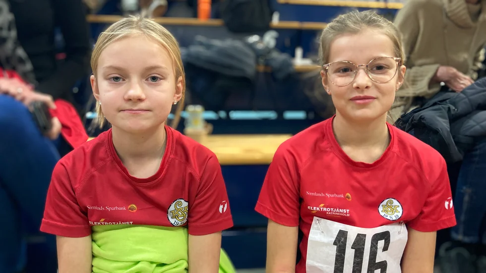Molly Good och Tuva Arvidson tävlade i 12-årsklassen med bra resultat för KSK-tjejerna.