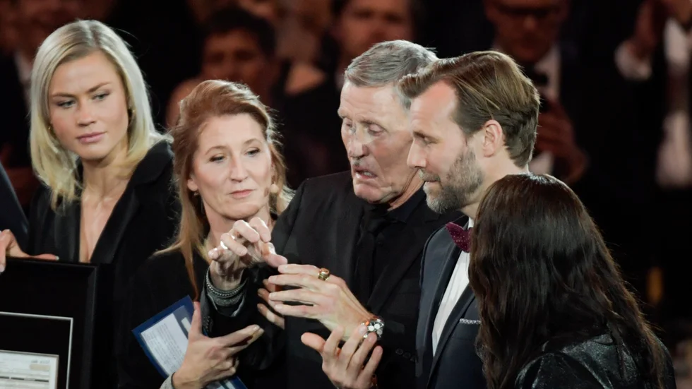 Börje Salming med familj under Tidernas hockeygala i november. Arkivbild.