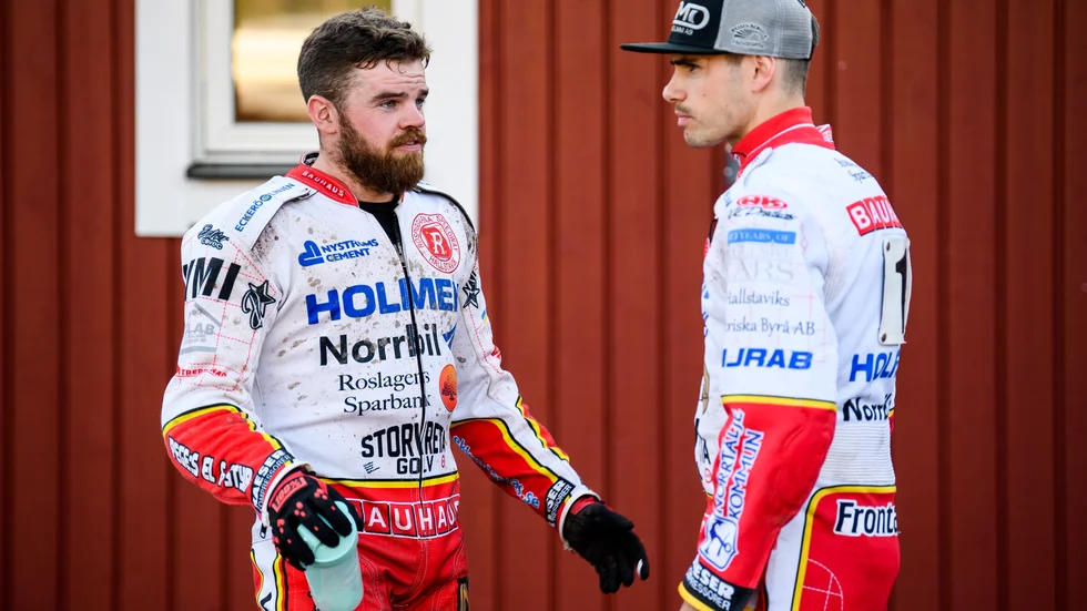 Daniel Henderson (till vänster) har gjort sitt i Rospiggarnas ställ.