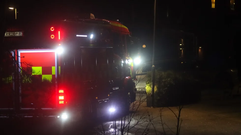 Räddningstjänsten fick rycka ut till Åby på fredagskvällen där det brann i en bastutunna.