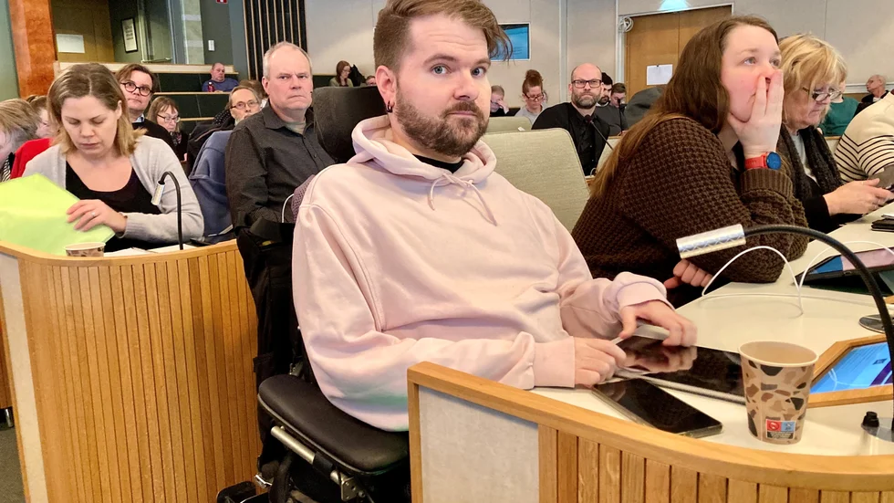 Tobias Holmberg, (V) ledamot i trafik- och samhällsplaneringsnämnden i Regionen är kritisk till majoritetens förslag om ändringar i länsfärdstjänsten.