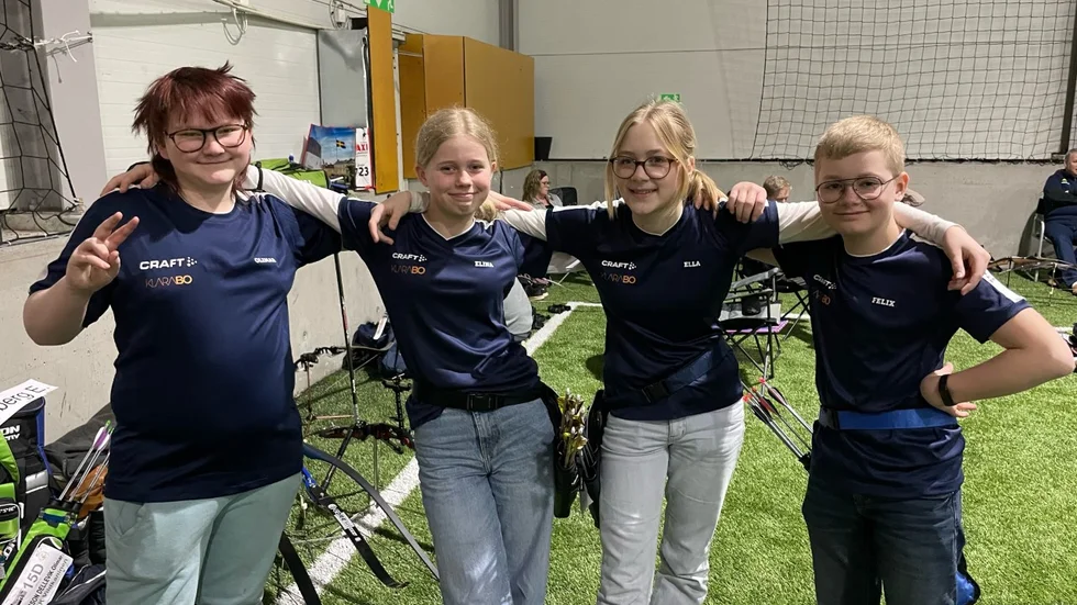 Från vänster: Olimar Dellevik, 13 år, kom på 11 plats i klass BU16M, Elina Nyberg, 12 år, bronsmedalj i klass LU16W, Ella Engström, 14 år, silvermedalj i klass BU16W, Felix Bjellerup, 12 år, fjärde plats i klass RU16M.