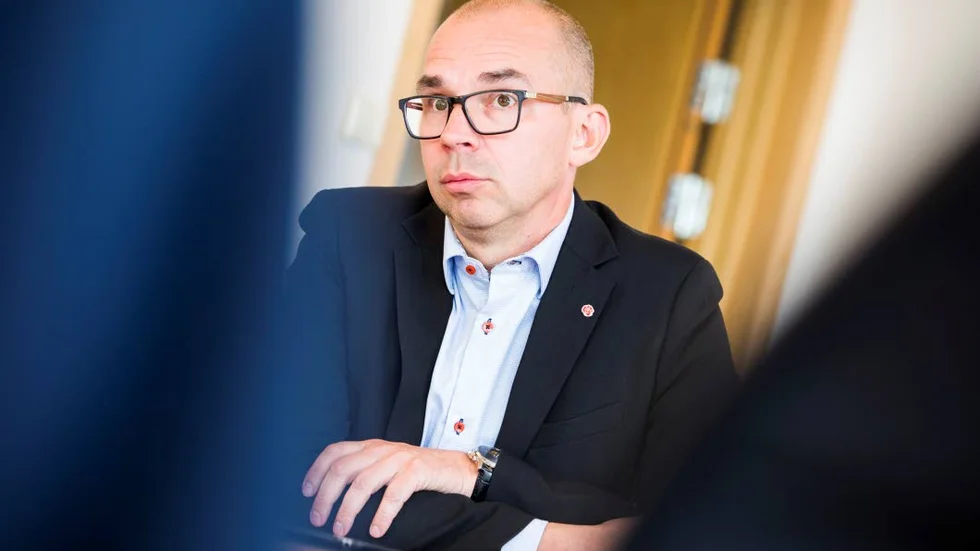 Signatur Demokrat är kritisk till Niklas Nordströms framfart.