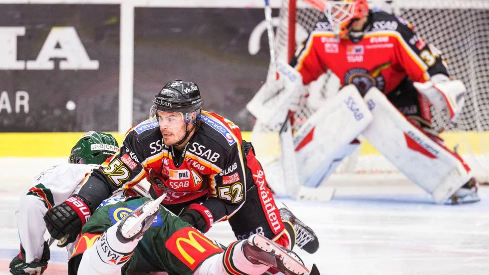 Skickar en passning. ”Vi är underdog”, säger Karl Fabricius inför avgörandet.