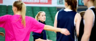 Stjärnan bröt tummen – på tre ställen