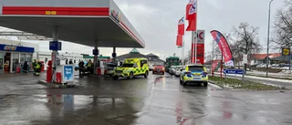 Trafikolycka vid mack i Västervik – flera fordon inblandade 