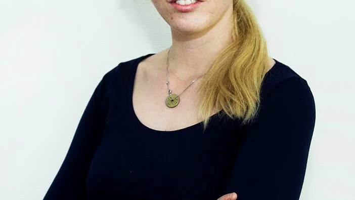 Linnea Swedenmark, röd skribent och juriststudent, medverkar regelbundet på sidan 2 i NSD.