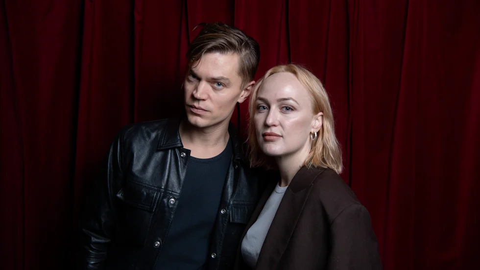 Viktor Norén och Moonica Mac spelar Berger och Sheila i "Hair" på Göta Lejon i Stockholm.