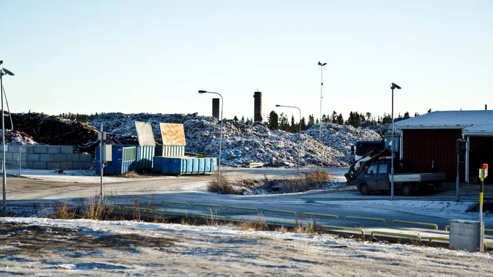 BYGGS OM. Drygt 45 miljoner kronor satsas på den befintliga avfallsanläggningen och återvinningscentralen. Men Tekniska verkens styrelse vill också se ett förslag på en plats dit avfallsanläggningen kan flytta.