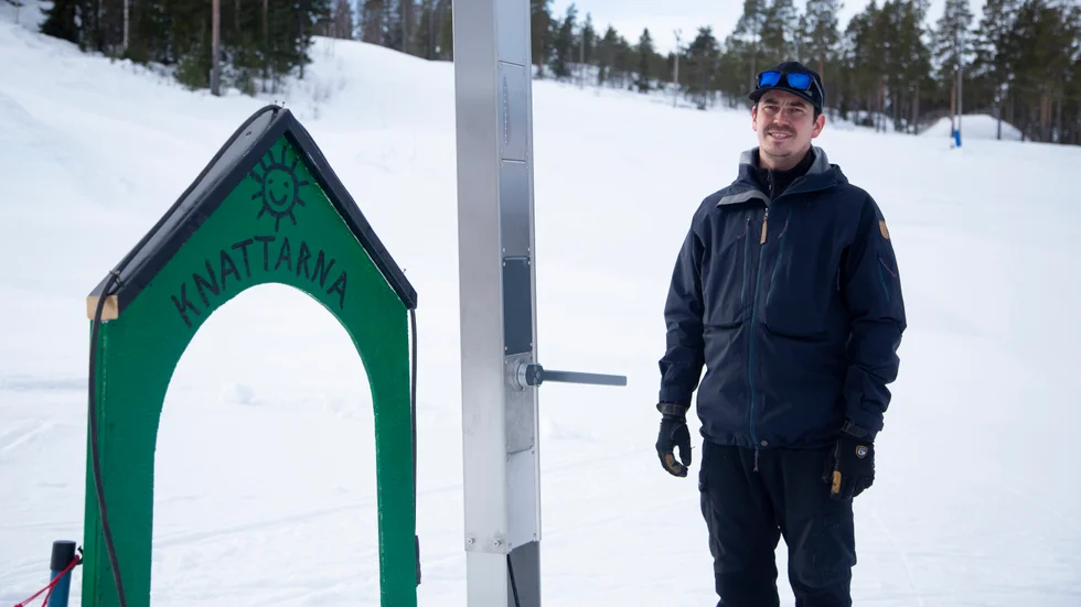 David Gunnarstedt, driftledare Lindbäcksstadion, hoppas på mycket folk när kommunen ändrar sig och håller backen öppen även under torsdagen. (Arkivbild)