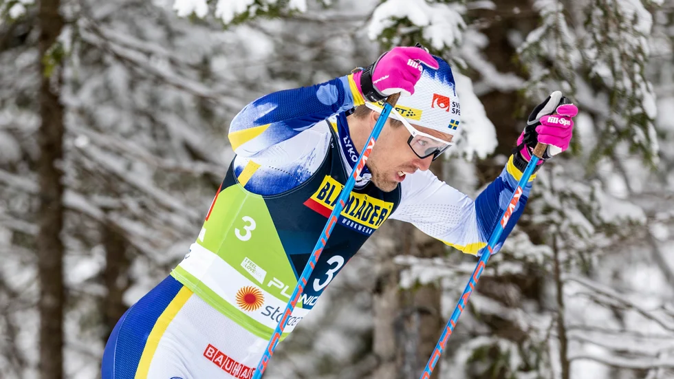 Calle Halfvarsson kör Sveriges sistasträcka i dagens VM-stafett.