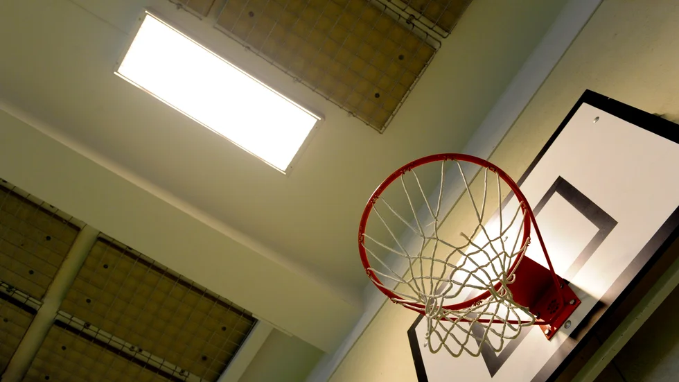 Att barn deltar i idrottsaktiviteter gör att de lyckas bättre i skolan och inte löper samma risk att börja med droger och annan brottslig verksamhet, skriver ledarskribenten.



 
