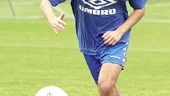 Milos Kolakovic som tränade sitt första pass med laget i går kom ut på fotbollsplanen med ett par guldfärgade skor. Återstår att se om han blir den frälsare IFK-supportrarna väntat på.
FOTO: ROBERT SVENSSON