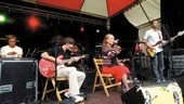 Norska Remington Super 60 spelade på Bennofestivalen i helgen. Bandet lär ha tillhört höjdpunkterna och undertecknad vrider sig fortfarande i plågor över att ha missat guttarnas spelning.
FOTO: CAMILLA JOHANSSON