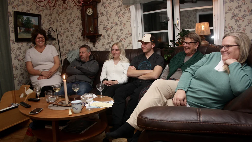Liberalerna i Malå valvakade i Svedjan. Från vänster: Cecilia Festin Stenlund, Stefan Lundgren, Ida Larsson, Henrik Sjölund, Kerstin Sjölund och Eva Oskarsson.