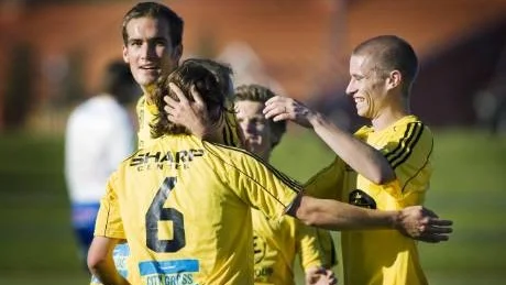 Andreas Karnevald, till höger, inledde målskyttet på City Gross Arena i lördags.  Foto: Andreas Skogh