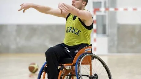 Lars Mortensen gjorde i går sitt första träningspass med svenska landslaget. Detta timmarna efter att han blivit svensk medborgare.