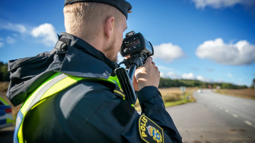 Trafiken på E4 i höjd med Antnäs går trögt då polisen har en trafikkontroll. Bilden är en artivbild.