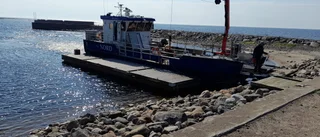 Nu är bryggan i hamn längst ute i Luleå skärgård