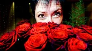 Hennes anseende står på spel. I sinom tid måste hon upp till bevis. En "halvnaken" Mona Sahlin kommer inte att vinna några beständiga segrar, skriver Widar Andersson i dagens ledare. Foto: Tomas Oneborg/Scanpix