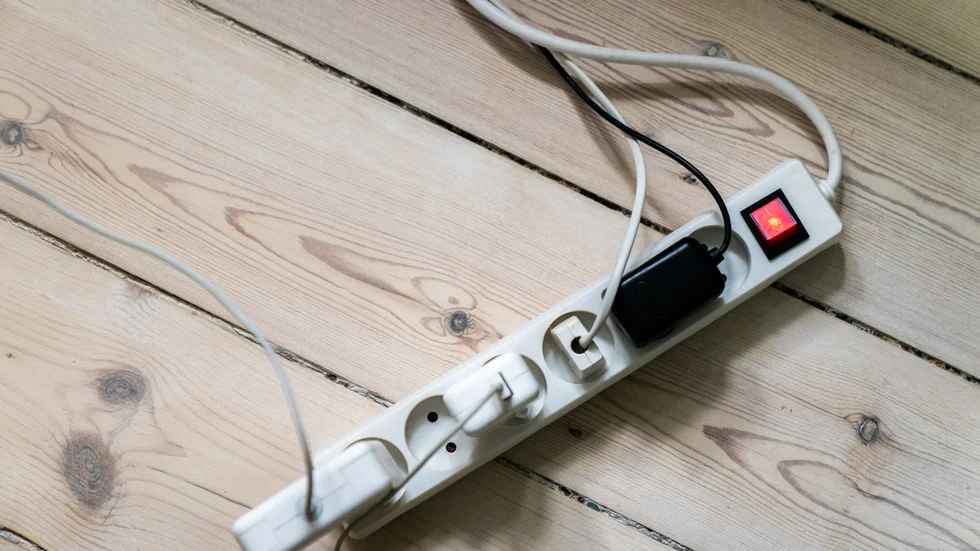 Även om dina hushållsapparater är avstängda kan de  dra energi, menar Per Ekstorm. 