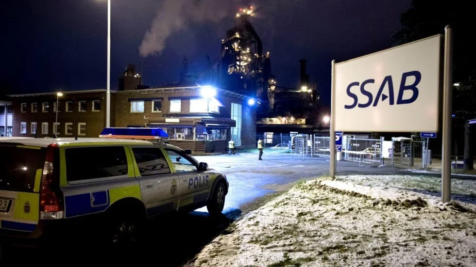 Två Pitebor i 60-årsåldern omkom när de begravdes i stenkolstjära på Koksverket i Luleå. Luckan till cisternen skulle öppnas försiktigt men av någon anledning vällde enorma mängder trögflytande vätska ned över männen. (Arkivbild)