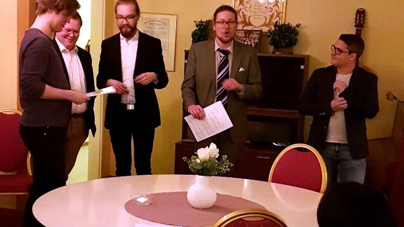 Fem unga sångare underhöll under Hortlax manskörs årsmöte. Från vänster Anders Brännström, Kenneth Holmgren, Jonatan Brundin, Daniel Åberg och Fredrik Reschke.