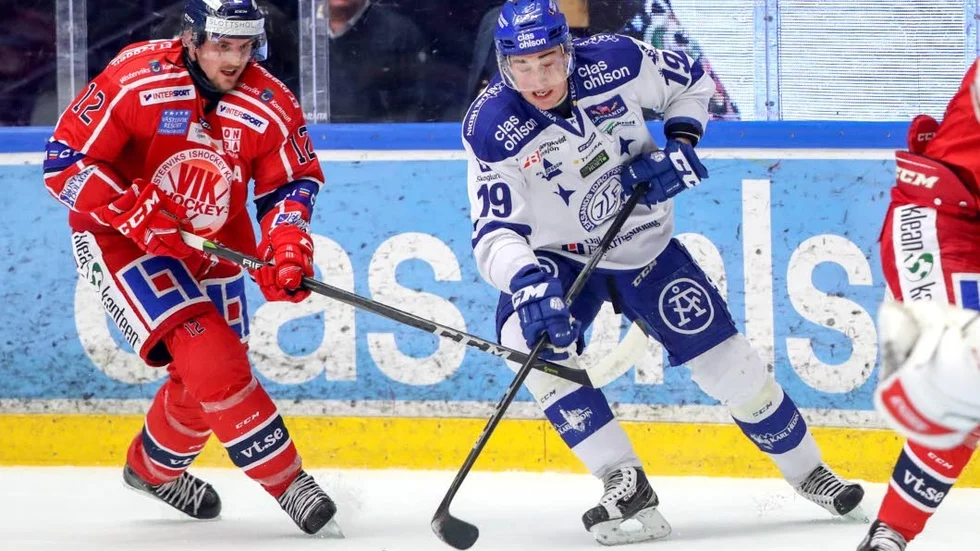 Tobias Forsberg ligger skadad på sjukhus. Nu gör Leksands supportrar en manifestation till hans ära.