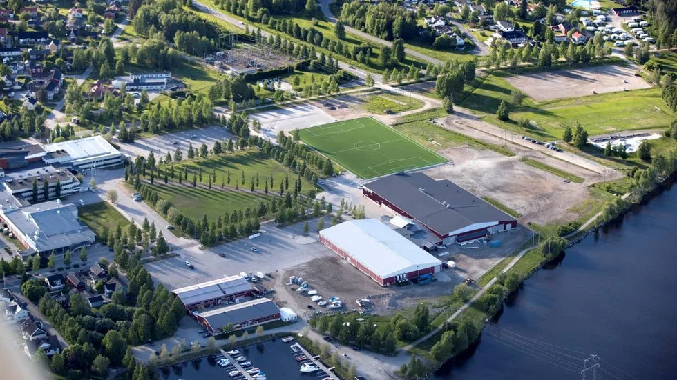 PSG beskriver Nolia-området som hjärtat i turneringen och att en uppmonterad hall skulle dela området på ett icke fördelaktigt sätt. Fotbollsföreningarna i Piteå vill däremot låta hallen stå kvar varannat år.