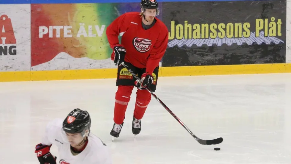 William Carlén missar matchen mot Östersund ikväll och matcherna mot Boden nästa vecka.