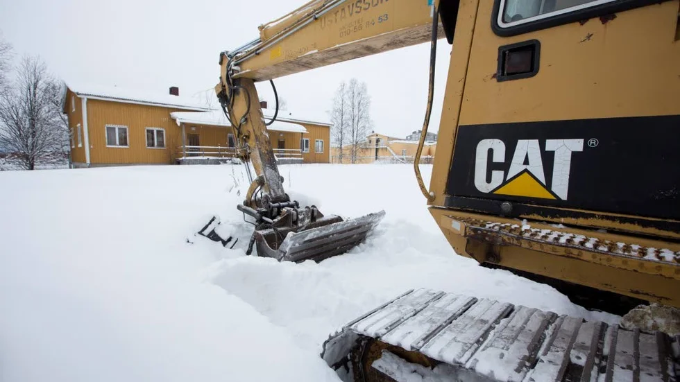 Grävmaskinen kunde larvas tillbaka, men hydraulslangarna var trasiga efter att tjuven tappat skopan.