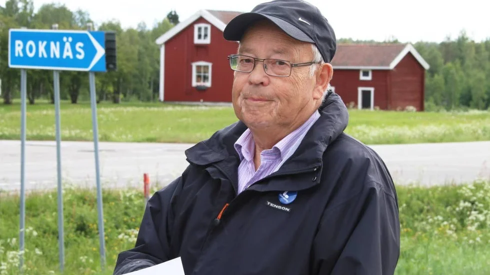 Nils Dahlbäck menar att läget är akut på Infjärdensvägen. Han vill att det sätts upp tre fartkameror så fort som möjligt.