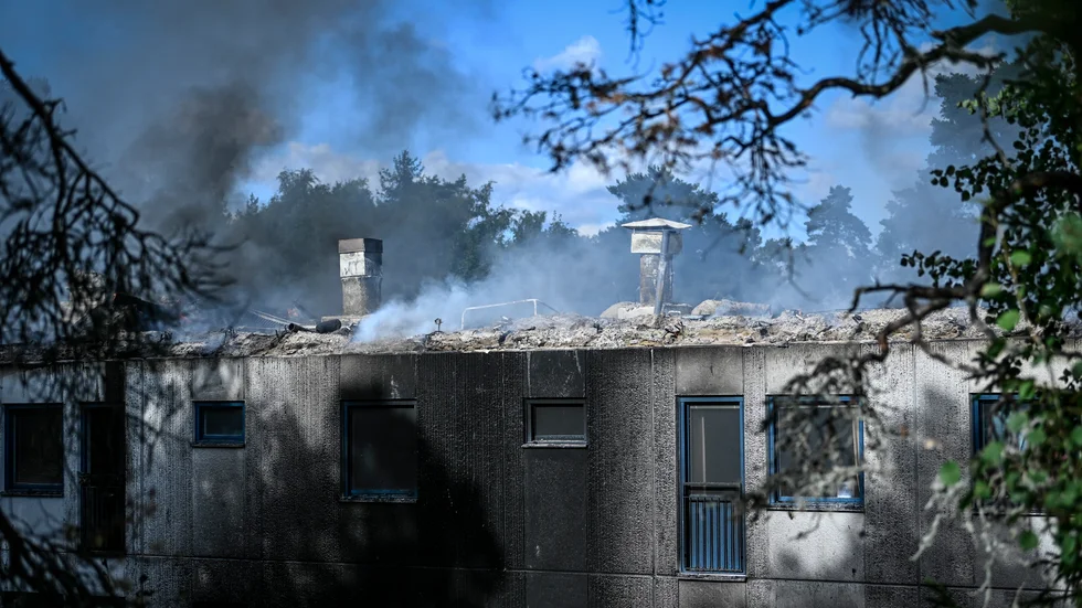 Hela fastigheten är utrymd och ingen har skadats i samband med branden i Västerhaninge.