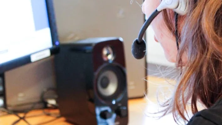 Drabbar unga. Förslaget innebär att telefonförsäljning blir dyrare.