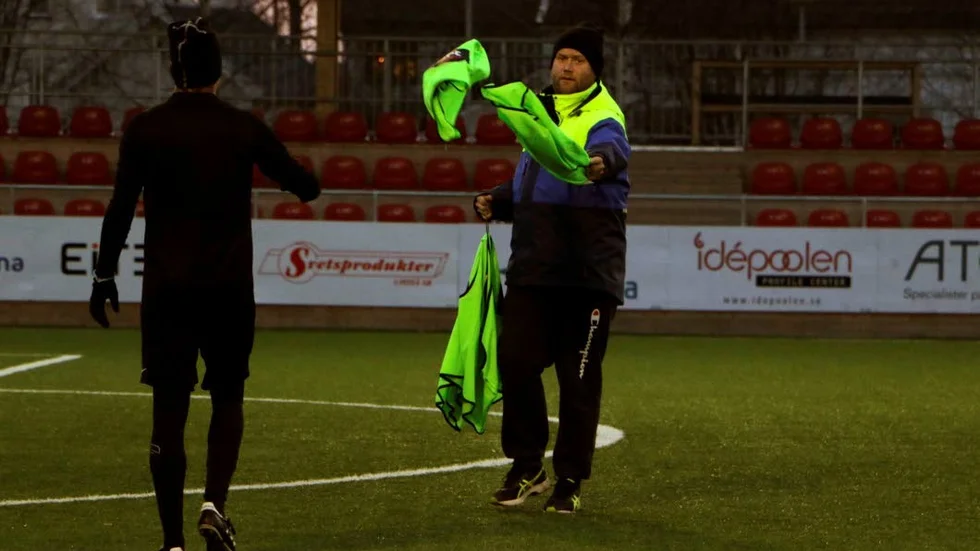 VILAT I FORM. Mikael Nilsson kan konstatera att Sikfors gått starkt på slutet, trots att de inte tränar. (Arkivbild)