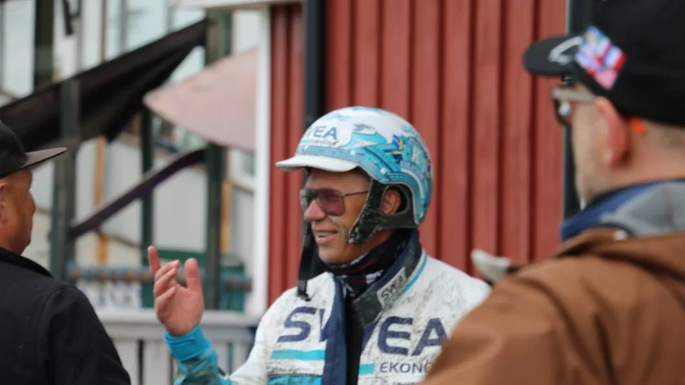 GULDFINGER. Örjan Kihlström satte dit favoriterna Whitehouse Express och Propulsion med säker hand i Bodentravets V75-omgång. Propulsion vann miljonloppet på nytt bakrekord. 1.10,8.