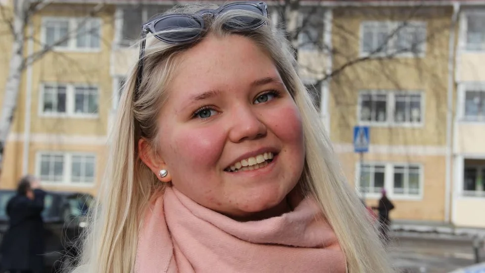 KNÄSKADAD. Alexandra Örn, skadade ena knä´t när hon vikarierade i SAIK-målet i bortamatchen mot Timrå.