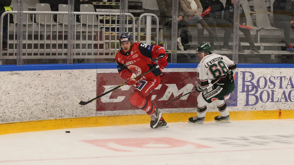 Hannes Lindström gjorde sitt första mål i Hockeyallsvenskan när han reducerade till 1-2.