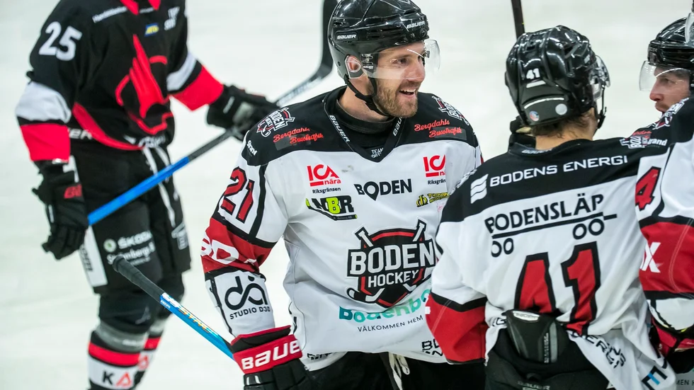 Pontus Johansson är tvåa i poängligan efter ett hattrick mot Teg.