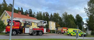 Befarad brand i flerfamiljshus var bränd mat    