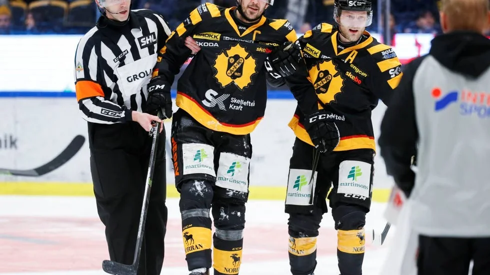 Jimmie Ericsson skadade sig i februari och kan ännu inte spela hockey.