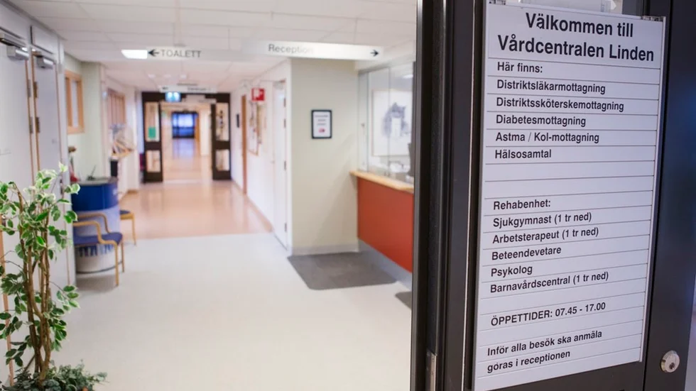 "Att kontakta Linden visade sig vara ett moment 22" skriver insändarskribenten.