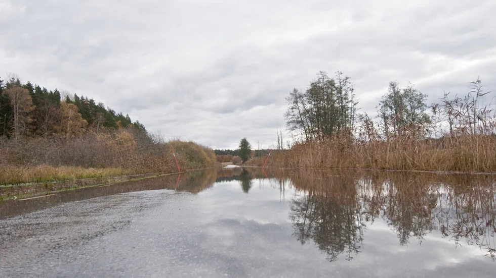 Så här såg det ut på Ehrendalsvägen i tisdags. Nu är det ännu mer vatten på platsen, enligt Trafikverket.