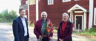 Trion överraskade en förvånad stöttepelare