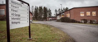 Försökte göra hål i vägg på förvaret