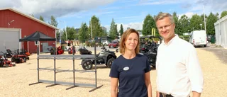 Febrilt arbete på området dagen innan öppning: "Det känns så sjukt bra att få göra mässa igen"