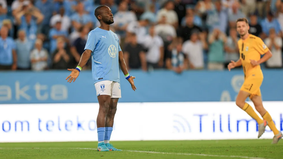 Mohamed Buya Turay har gjort sitt första mål i Malmö FF-tröjan. MFF är nu två playoff-matcher från gruppspel i Europa League. Arkivbild.