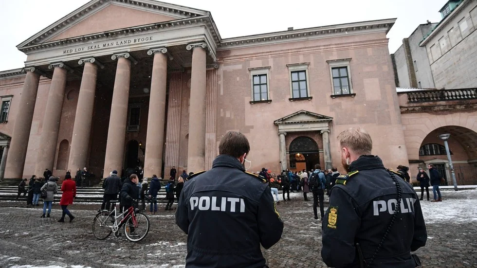 Köpenhamns byret, Danmarks motsvarighet till tingsrätten, tog i måndags beslut om att omhäkta den misstänkte 16-åringen från Luleå.