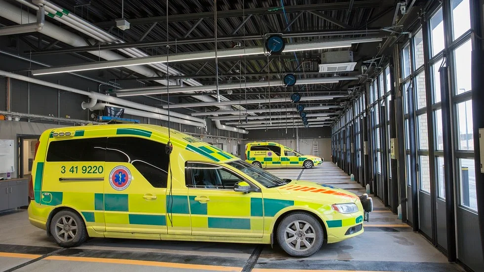 En ambulans stationerad vid stationen i Katrineholm har körts trots att den belagts med körförbud.